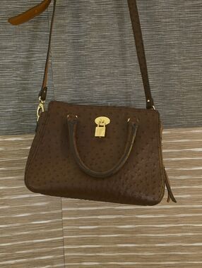 London Fog Brown Leather Purse with Decorative Gold Lock